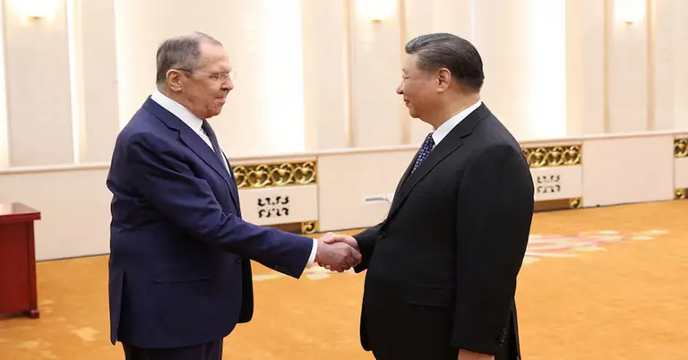 চীনের প্রেসিডেন্ট শি জিনপিংয় ও রাশিয়ার পররাষ্ট্রমন্ত্রী লেভরভ